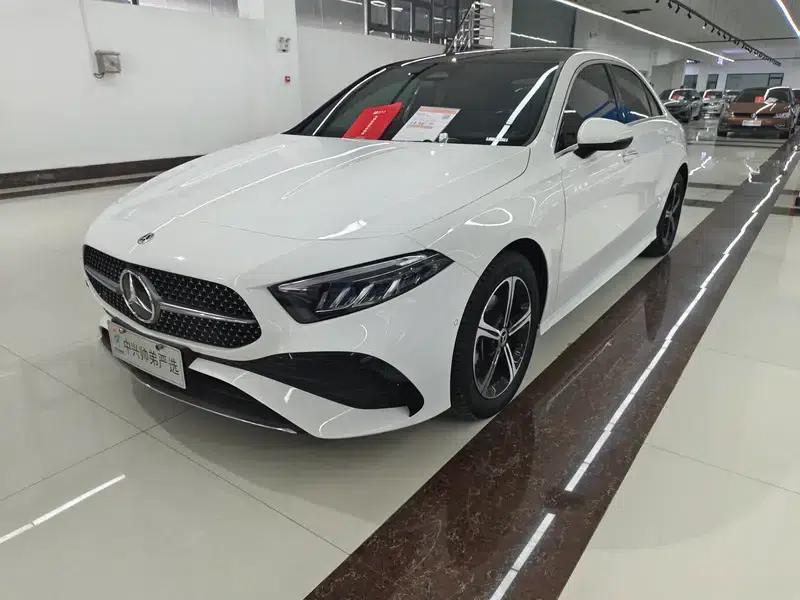 2023 Mercedes-Benz A-Class A 200 L Sport Sedan Fashion Edition — миниатюра 1