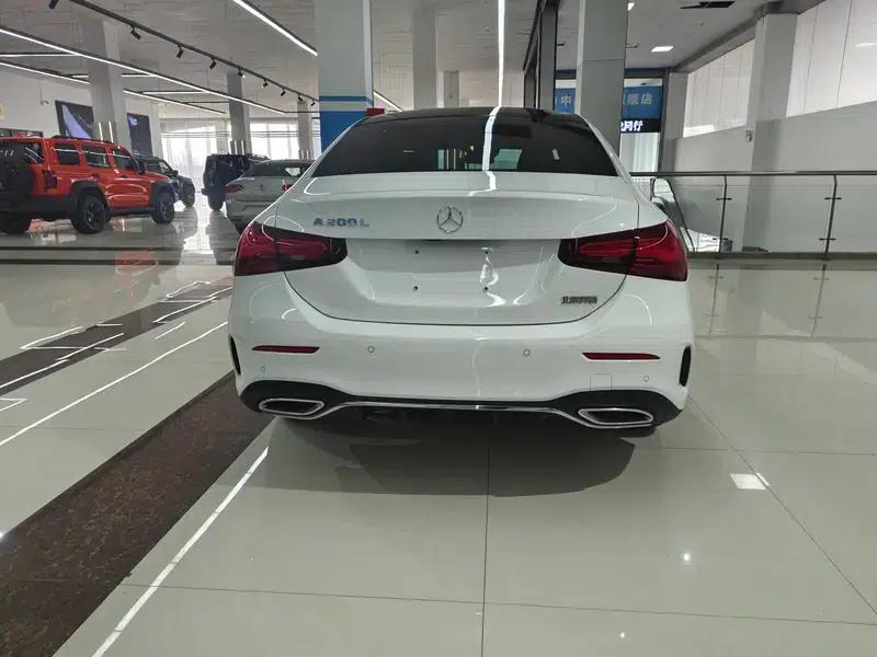 2023 Mercedes-Benz A-Class A 200 L Sport Sedan Fashion Edition — миниатюра 5