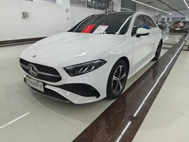 2023 Mercedes-Benz A-Class A 200 L Sport Sedan Fashion Edition