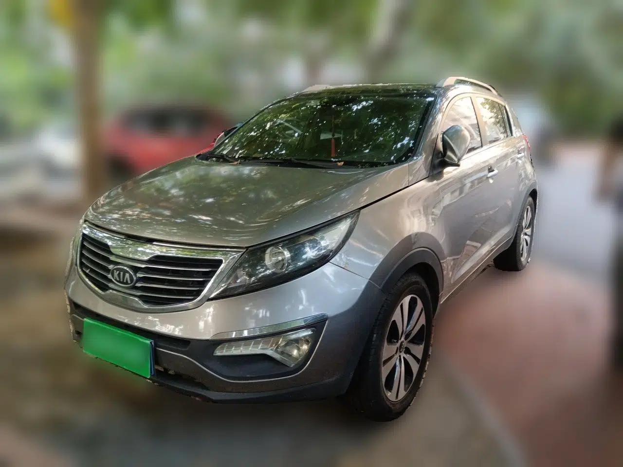 Kia Sportage R 2011 2.0L Automatic Two-Wheel Drive Premium Edition — миниатюра 1