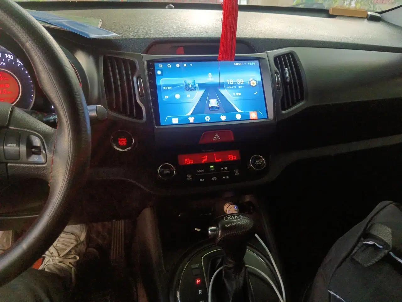 Kia Sportage R 2011 2.0L Automatic Two-Wheel Drive Premium Edition — миниатюра 13