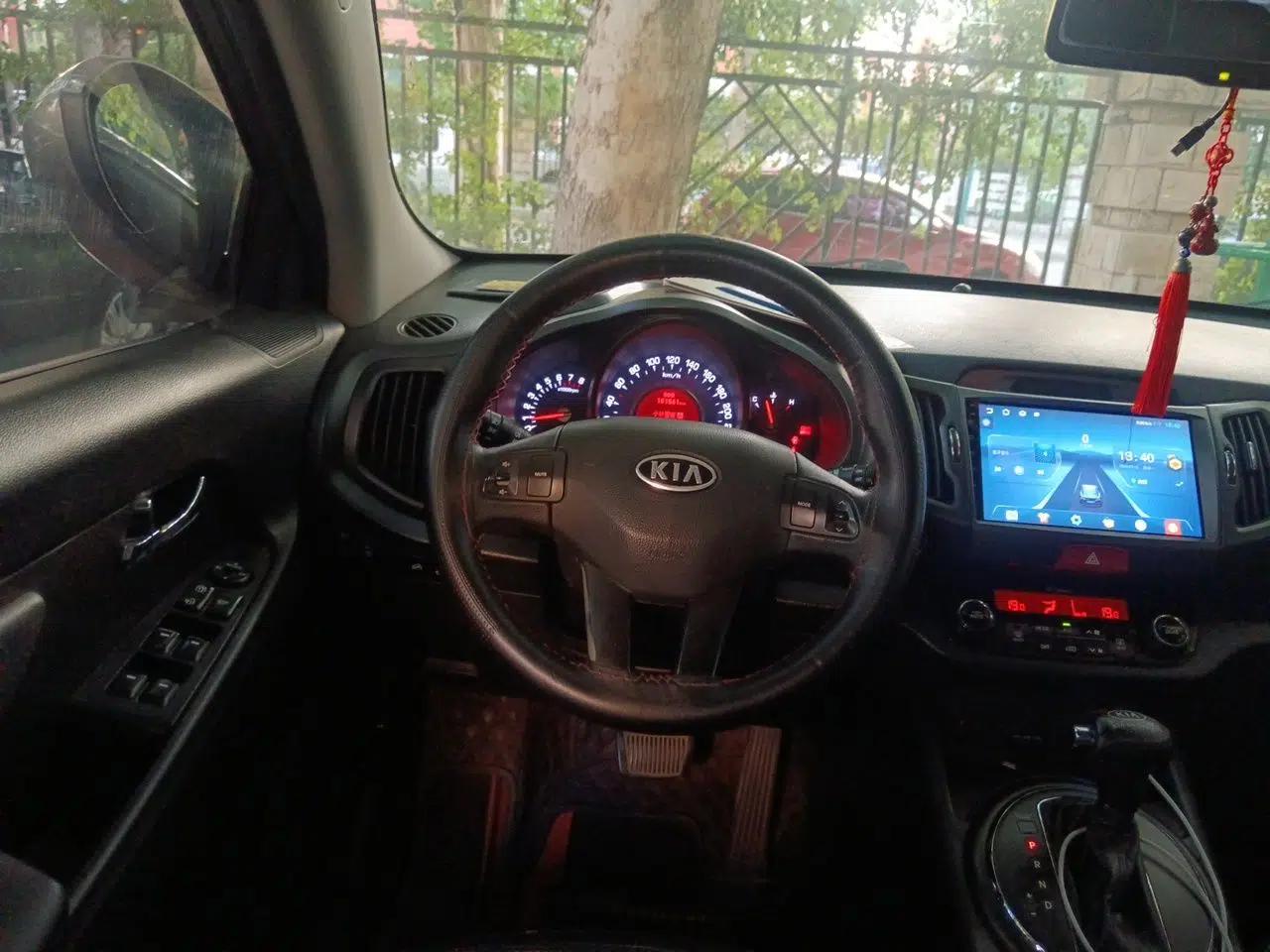 Kia Sportage R 2011 2.0L Automatic Two-Wheel Drive Premium Edition — миниатюра 10