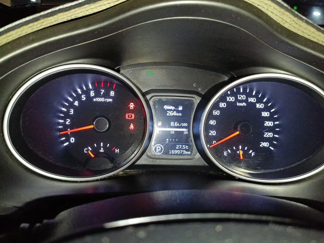 Kia Sportage R 2015 2.0L Automatic Two-Wheel Drive GL — миниатюра 11