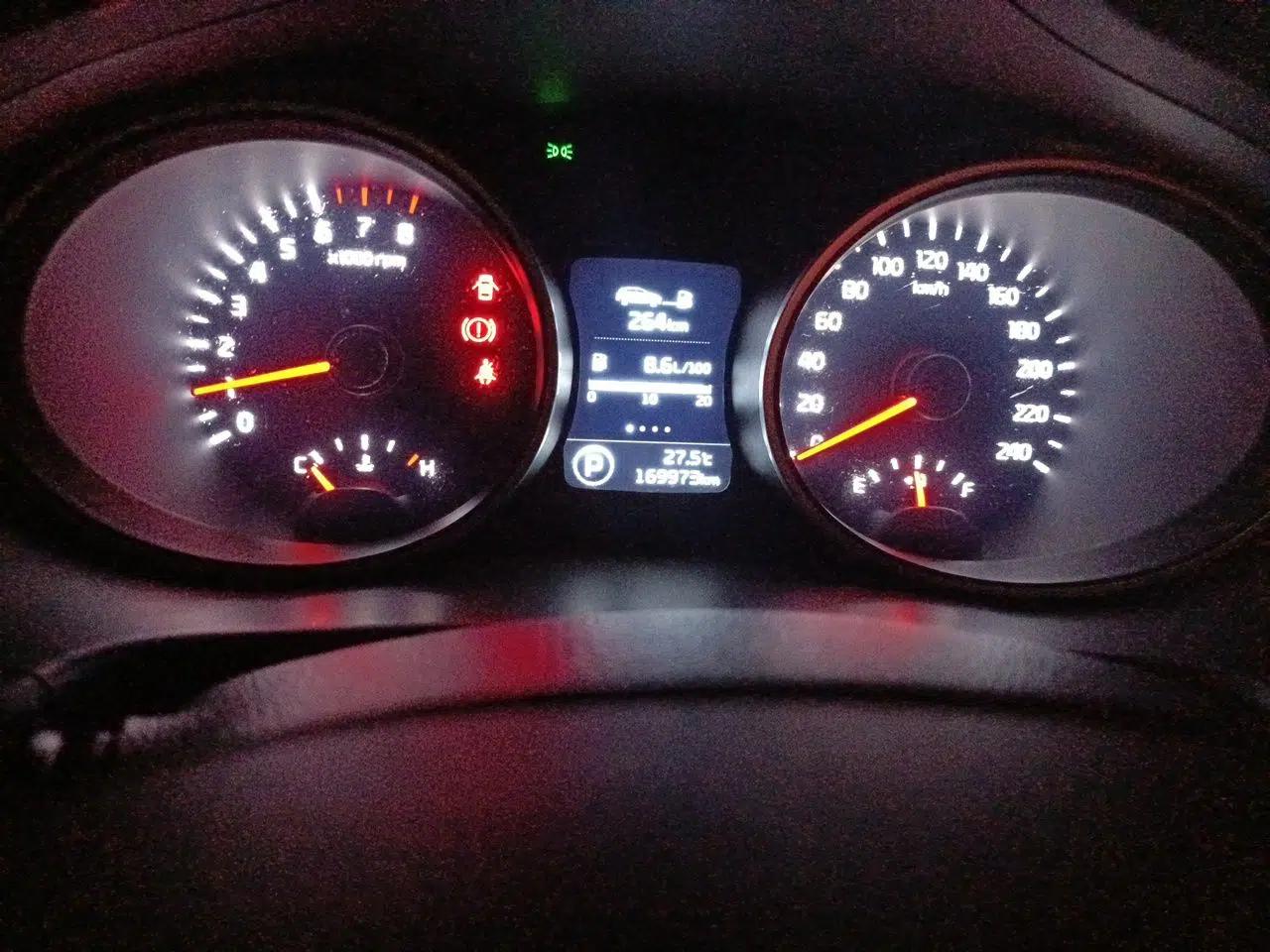 Kia Sportage R 2015 2.0L Automatic Two-Wheel Drive GL — миниатюра 12