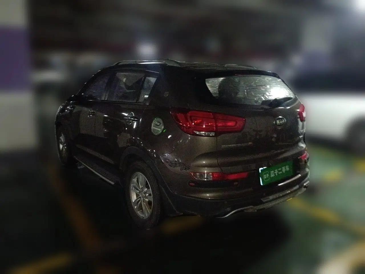 Kia Sportage R 2015 2.0L Automatic Two-Wheel Drive GL — миниатюра 4