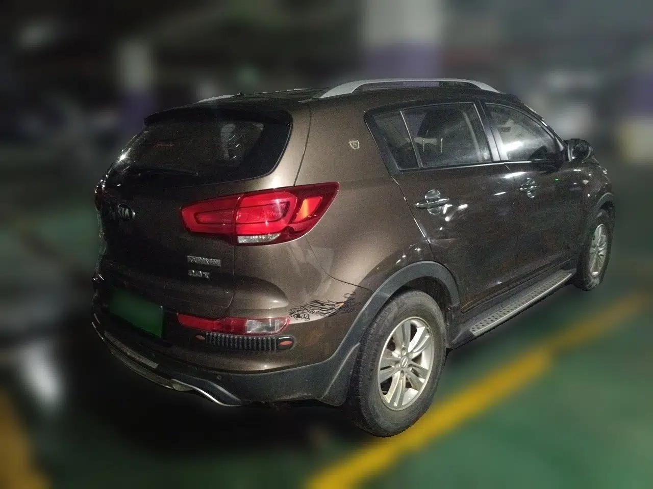 Kia Sportage R 2015 2.0L Automatic Two-Wheel Drive GL — миниатюра 6