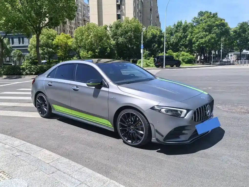 2021 Mercedes-Benz A-Class AMG A 35 L 4MATIC Midnight Edition — миниатюра 3