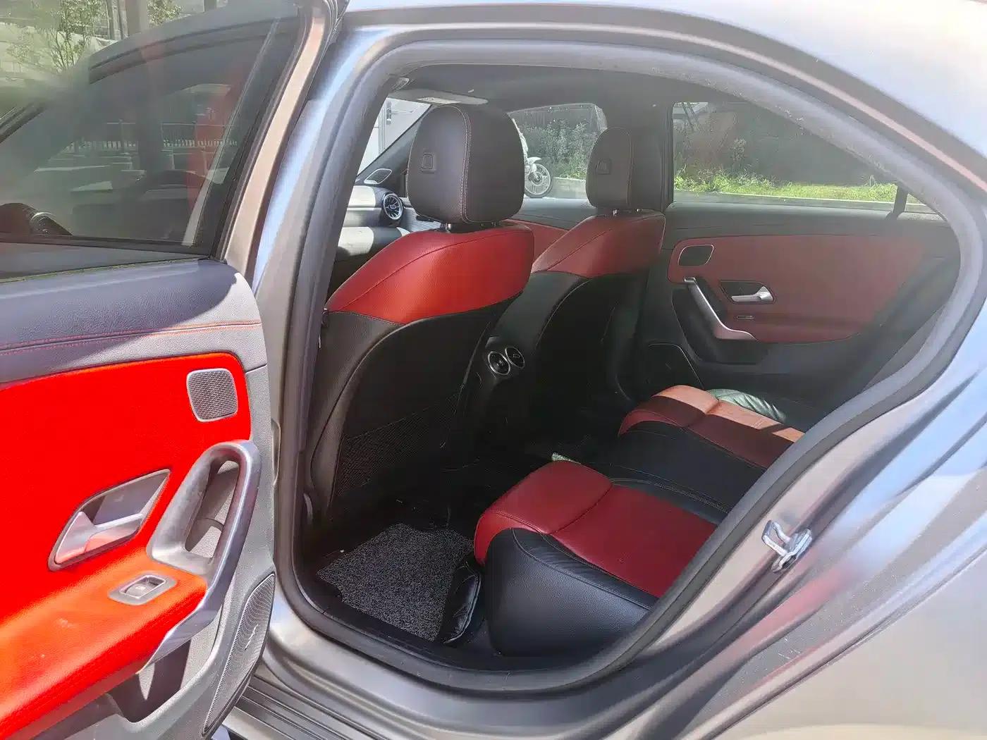2021 Mercedes-Benz A-Class AMG A 35 L 4MATIC Midnight Edition — миниатюра 8