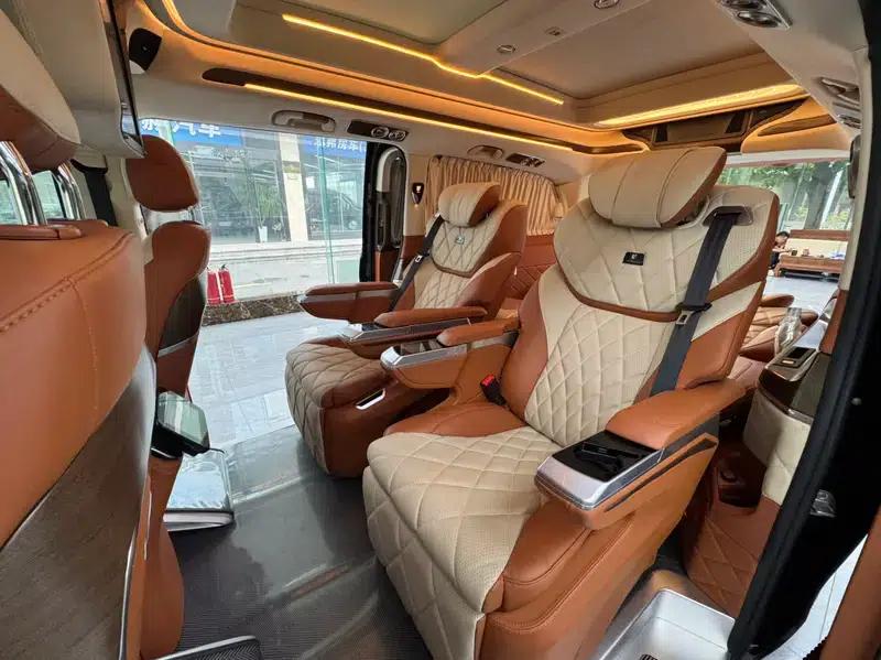 2024 Nissan Vito 2.0T Automatic Rear-Wheel Drive 7-Seater Factory Custom Edition — миниатюра 14