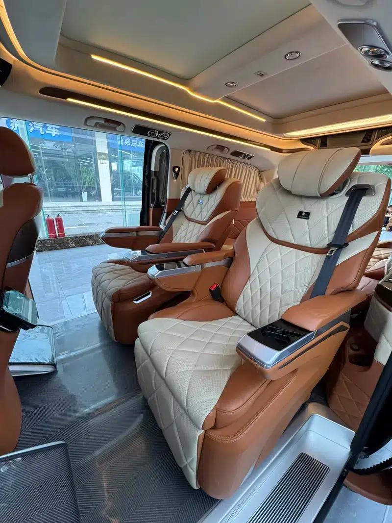 2024 Nissan Vito 2.0T Automatic Rear-Wheel Drive 7-Seater Factory Custom Edition — миниатюра 4