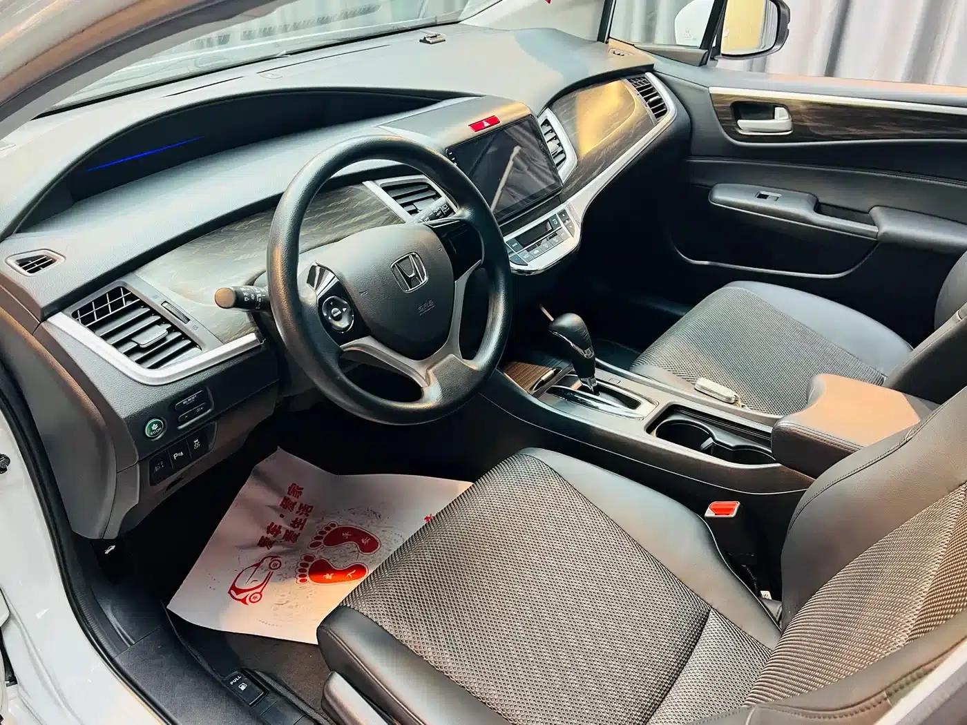 Jade 2017 1.8L Automatic Comfort Edition 5-seater — миниатюра 8