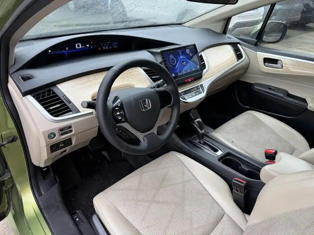 Jade 2013 1.8L Automatic Comfort Edition 5-seater — миниатюра 5