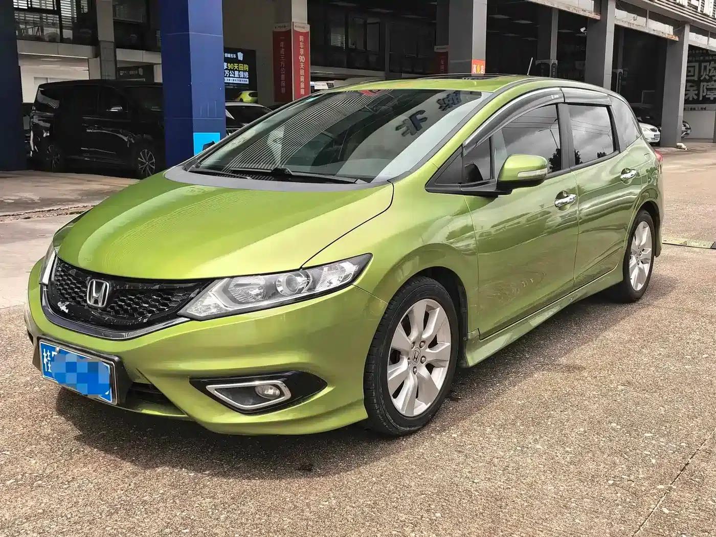 Jade 2014 1.8L CVT Luxury Edition 5-seater — миниатюра 1
