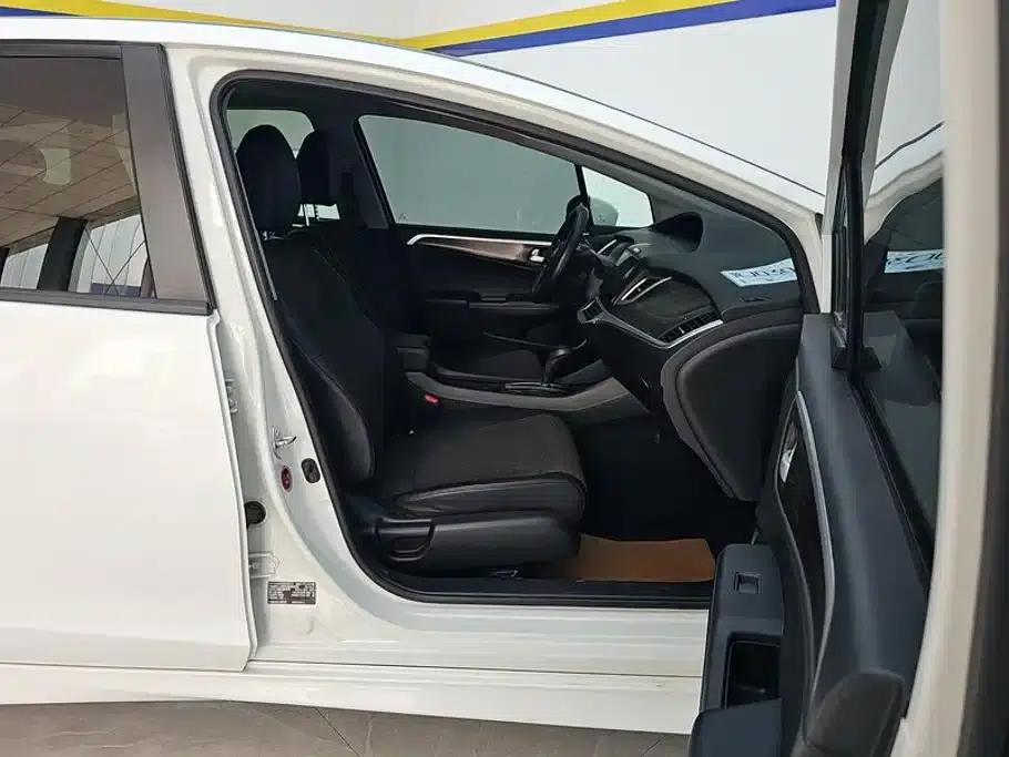 Jade 2017 1.8L Automatic Comfort Edition 5-seater — миниатюра 8