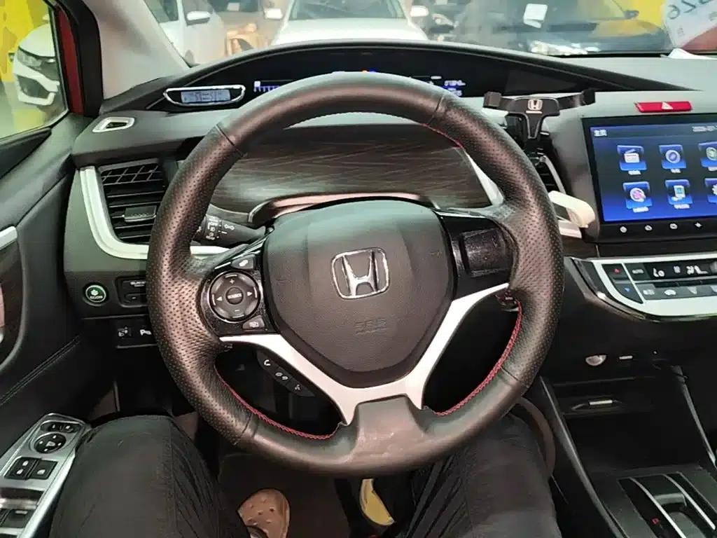 Jade 2016 1.8L Automatic Comfort Elite Edition 5-seater — миниатюра 11