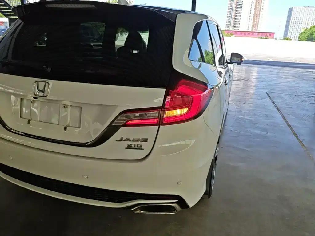Jade 2017 210TURBO CVT Luxury Edition 5-seater — миниатюра 8