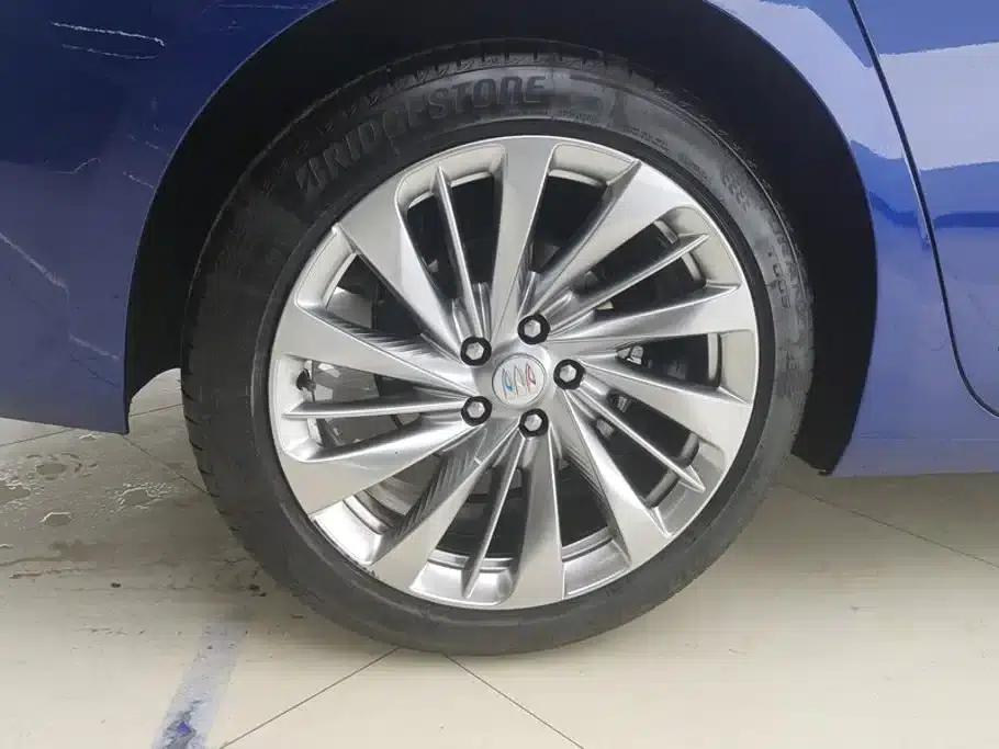 Buick LaCrosse 2023 Avenir Edition — миниатюра 6