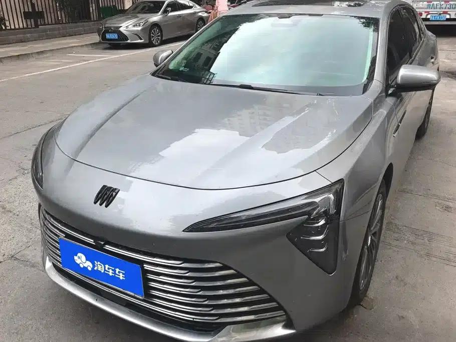 Buick LaCrosse 2025 28T Platinum Edition — миниатюра 1
