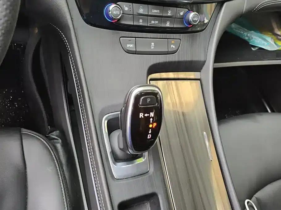 Buick LaCrosse 2019 28T Luxury Edition — миниатюра 16
