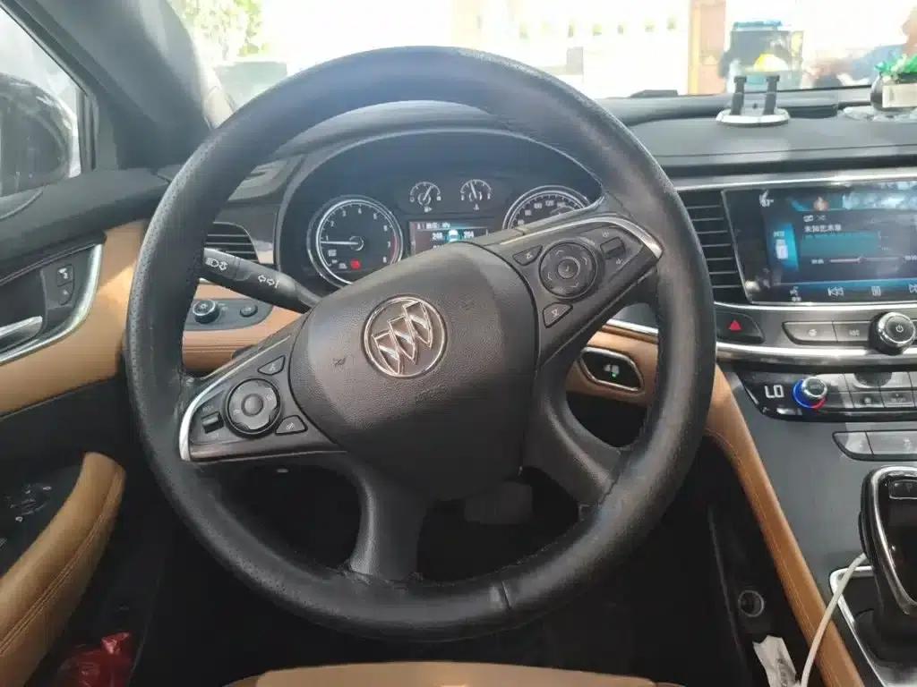 Buick LaCrosse 2018 28T Elite — миниатюра 3