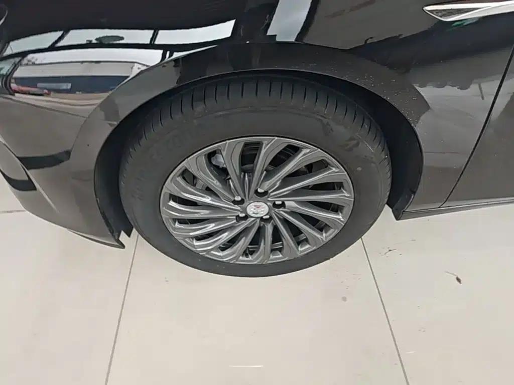 Buick LaCrosse 2025 28T Platinum Edition — миниатюра 23