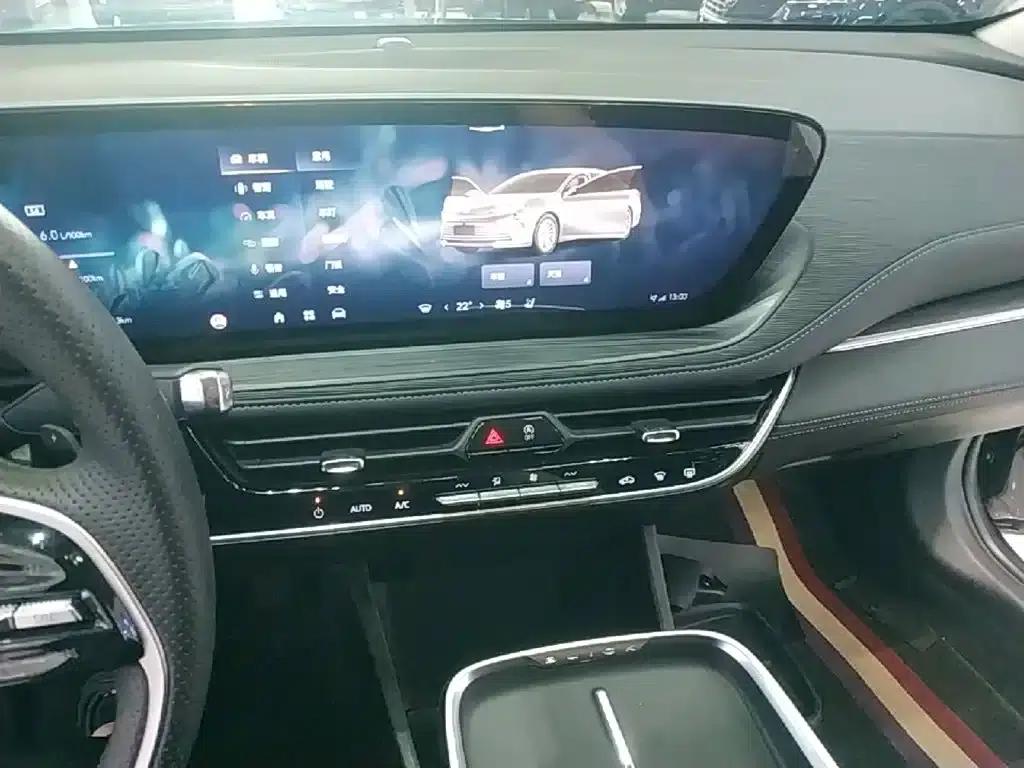 Buick LaCrosse 2025 28T Platinum Edition — миниатюра 13