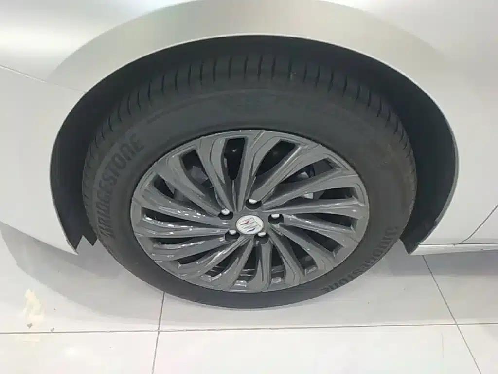Buick LaCrosse 2025 28T Platinum Edition — миниатюра 23
