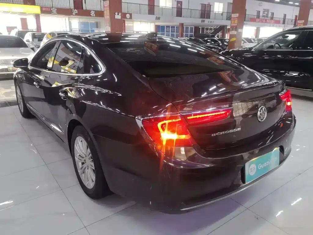 Buick LaCrosse 2018 20T Elite — миниатюра 5