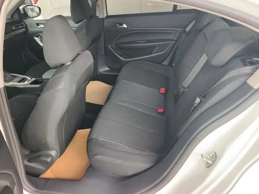 Peugeot 408 2018 350THP Automatic Luxury Edition — миниатюра 11