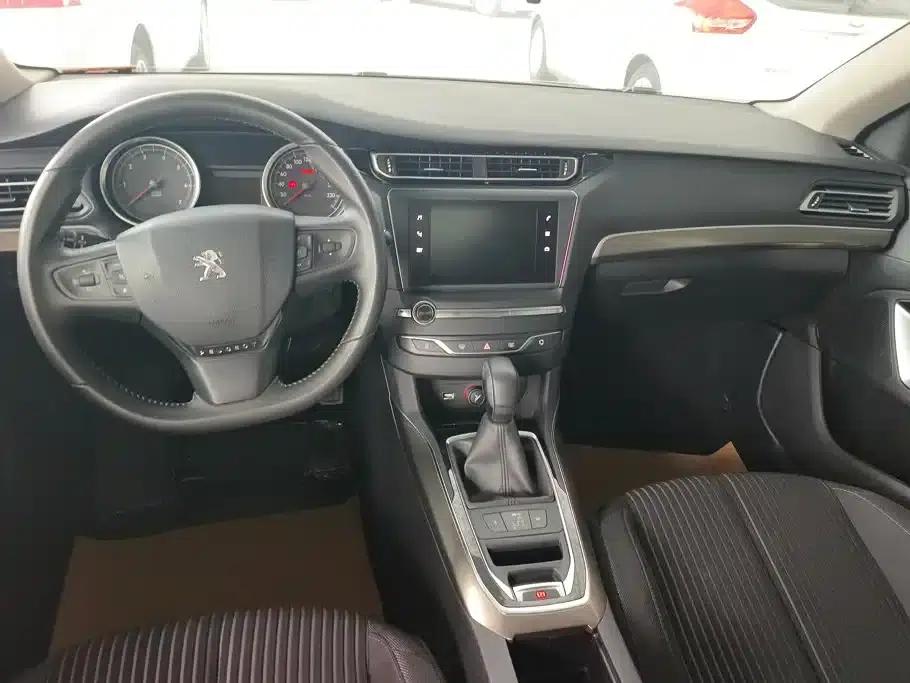 Peugeot 408 2018 350THP Automatic Luxury Edition — миниатюра 12