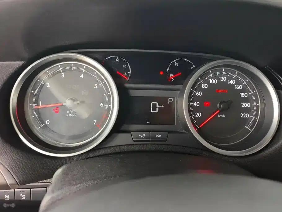 Peugeot 408 2018 350THP Automatic Luxury Edition — миниатюра 14