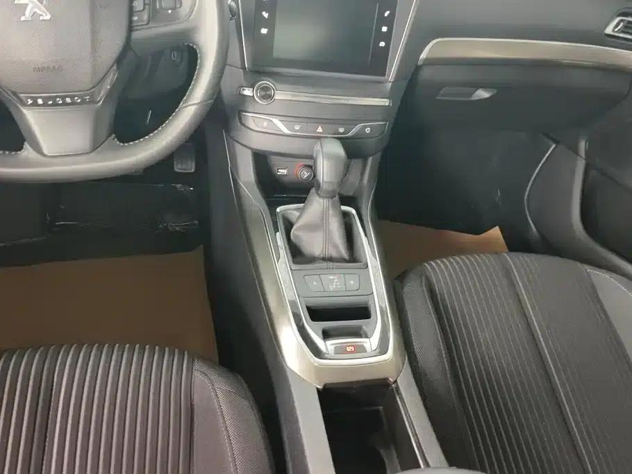 Peugeot 408 2018 350THP Automatic Luxury Edition — миниатюра 16