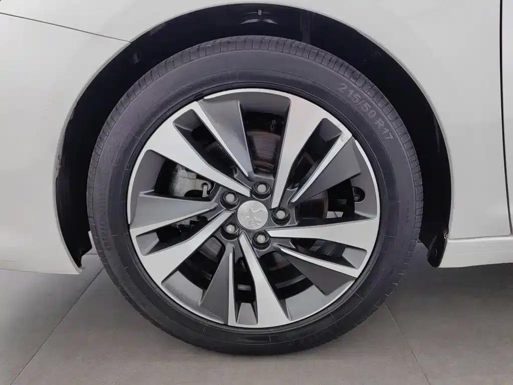 Peugeot 408 2020 360THP 10th Anniversary Edition — миниатюра 17