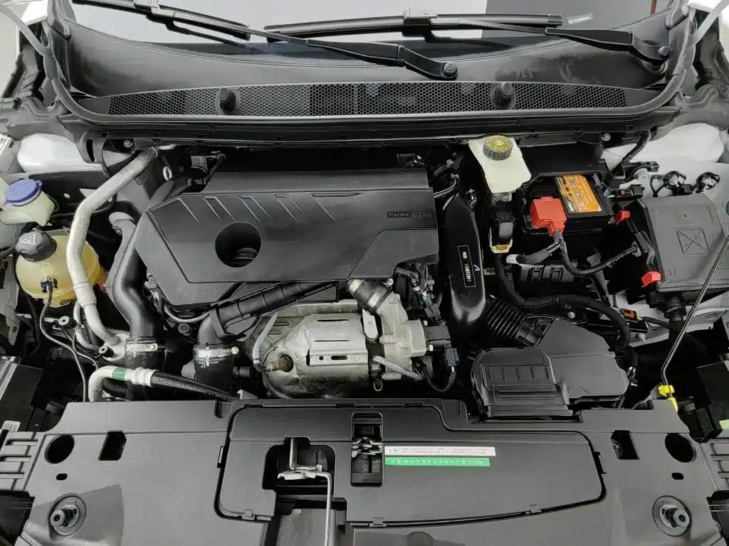 Peugeot 408 2020 360THP 10th Anniversary Edition — миниатюра 6