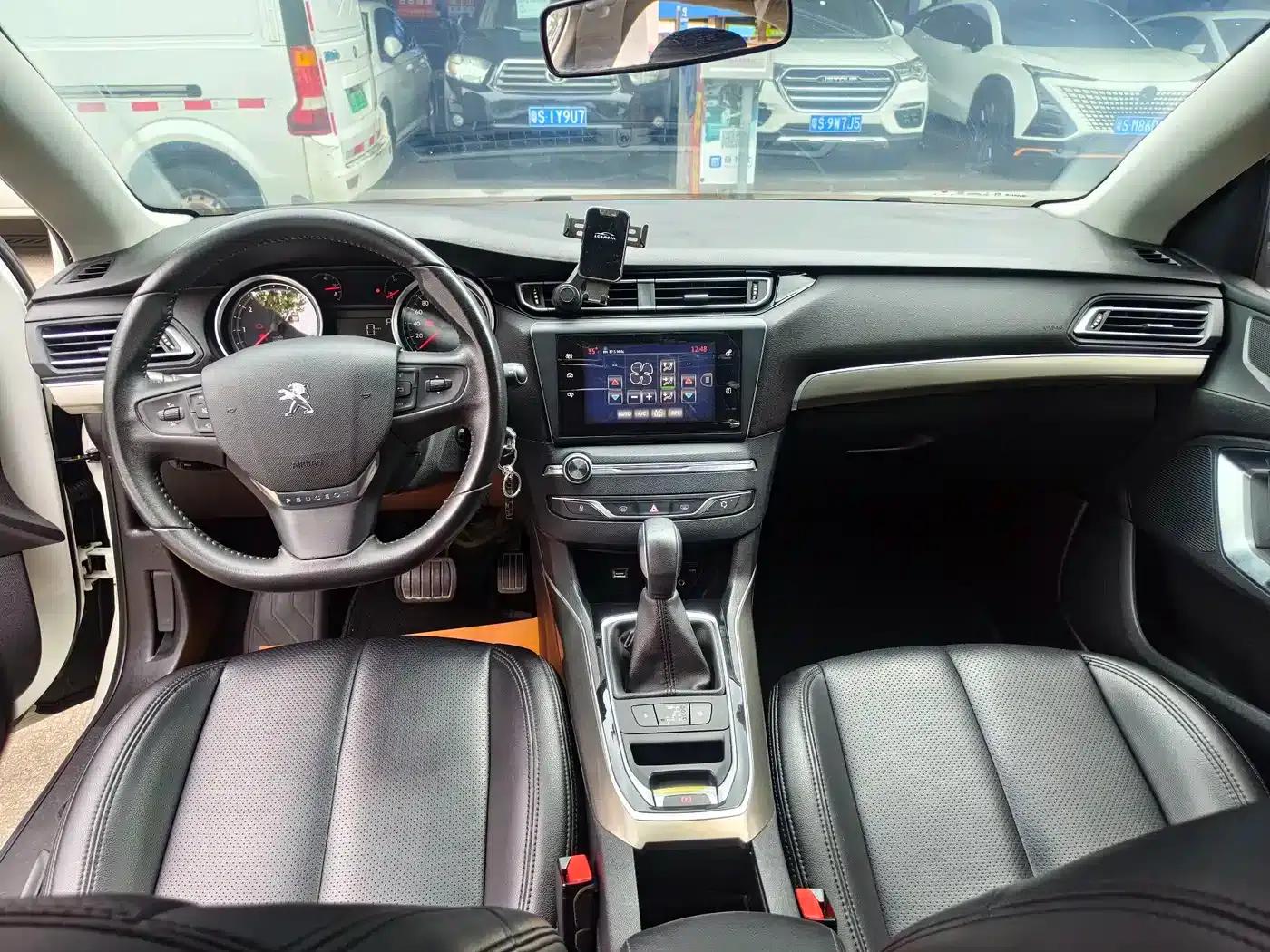 Peugeot 408 2016 1.6T Automatic Luxury Edition — миниатюра 4