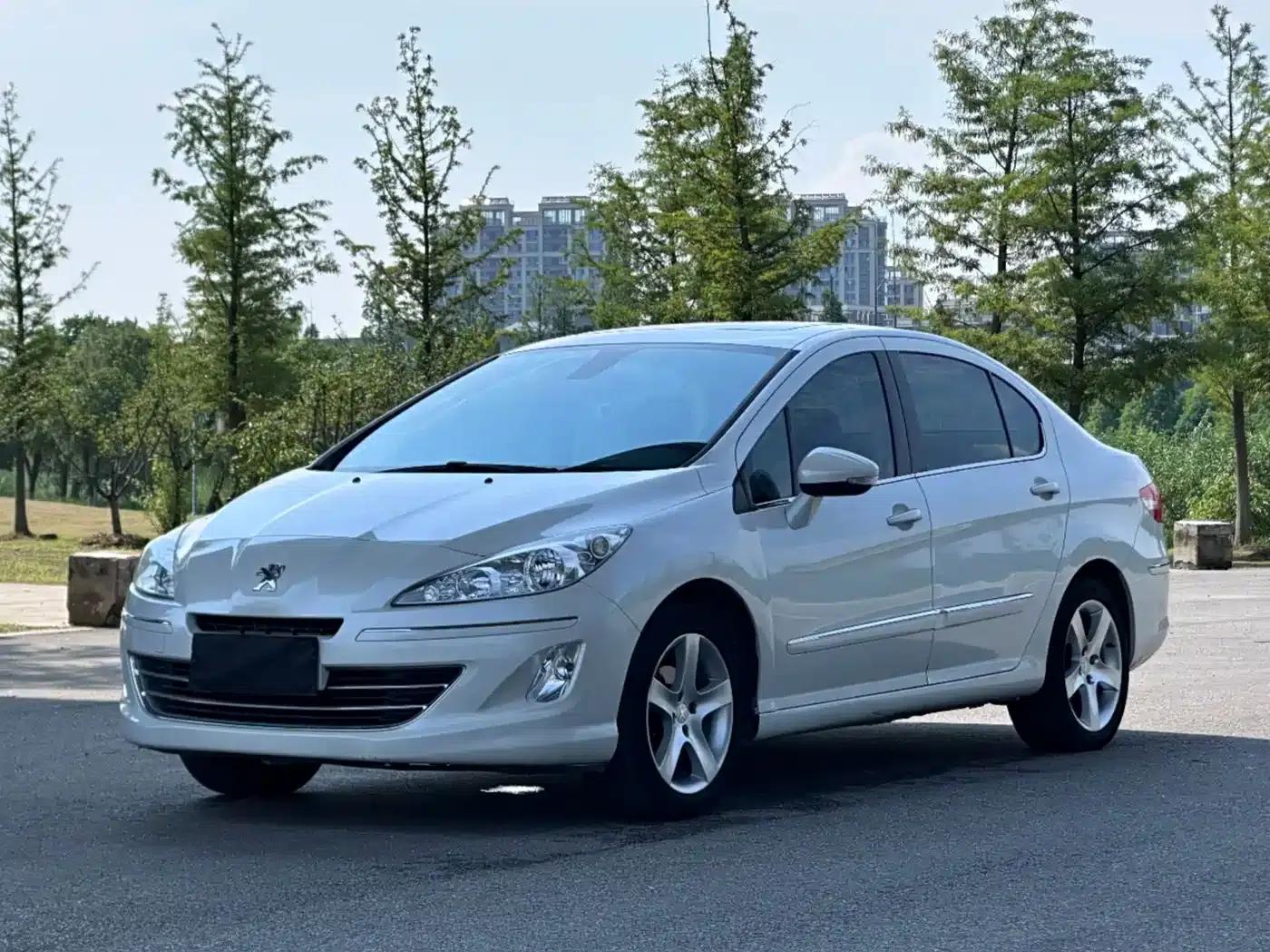 Peugeot 408 2013 2.0L Automatic Luxury Edition — миниатюра 2