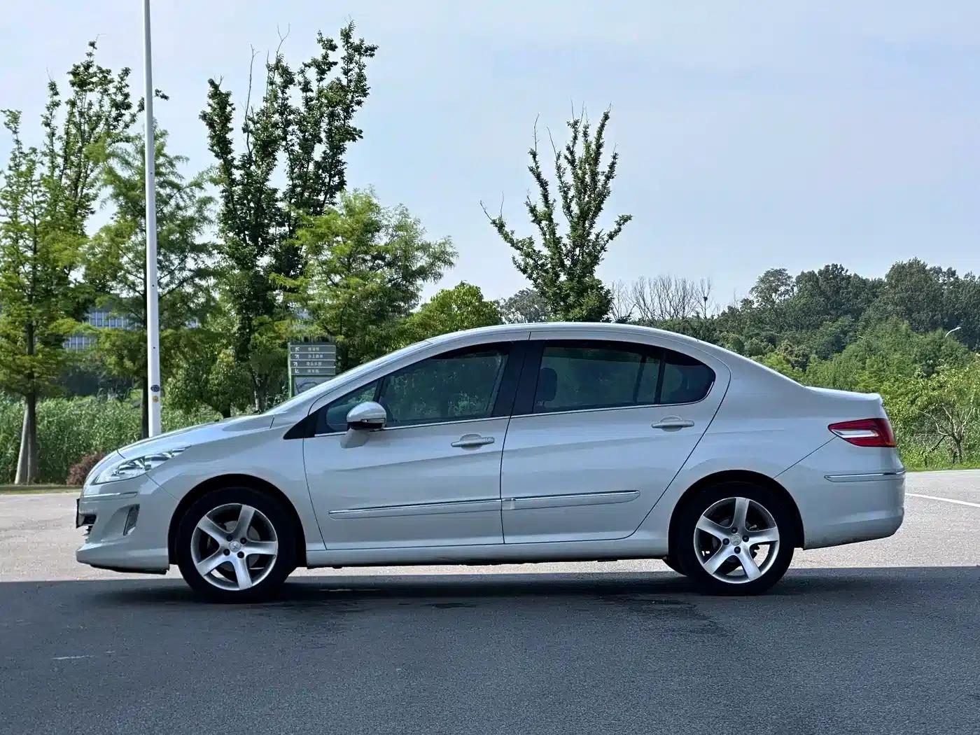 Peugeot 408 2013 2.0L Automatic Luxury Edition — миниатюра 16