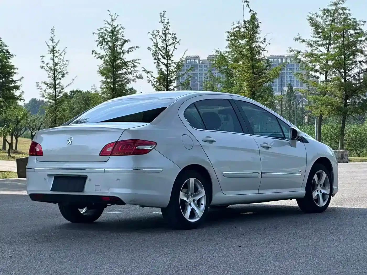 Peugeot 408 2013 2.0L Automatic Luxury Edition — миниатюра 19