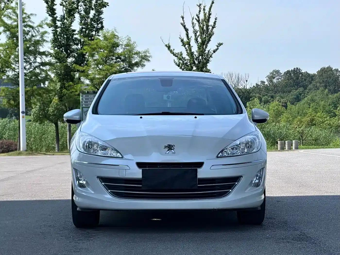 Peugeot 408 2013 2.0L Automatic Luxury Edition — миниатюра 3