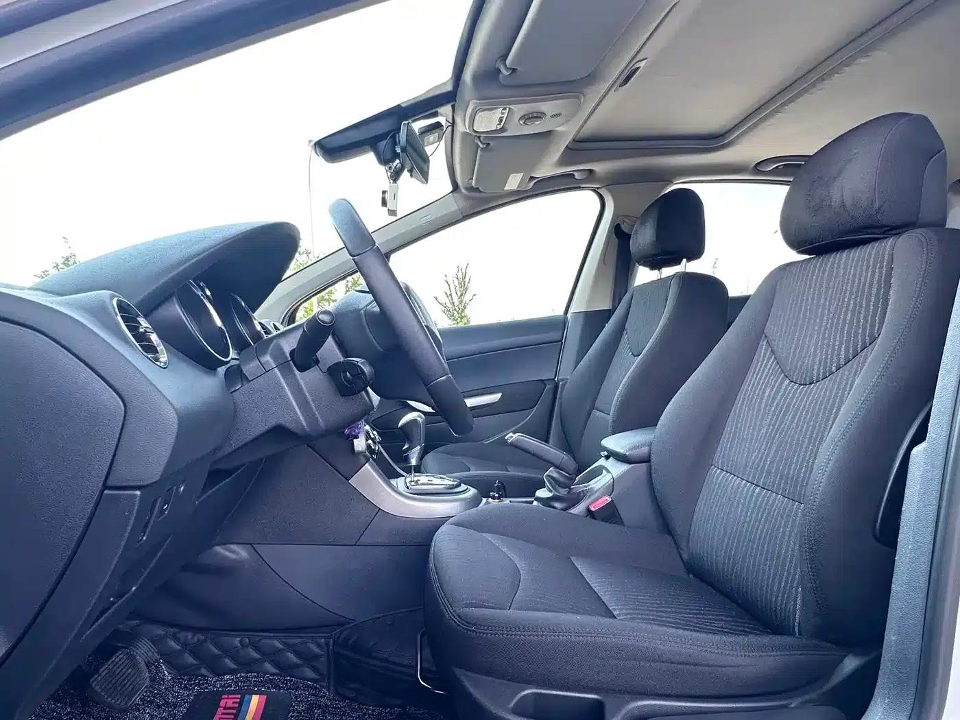 Peugeot 408 2013 2.0L Automatic Luxury Edition — миниатюра 5
