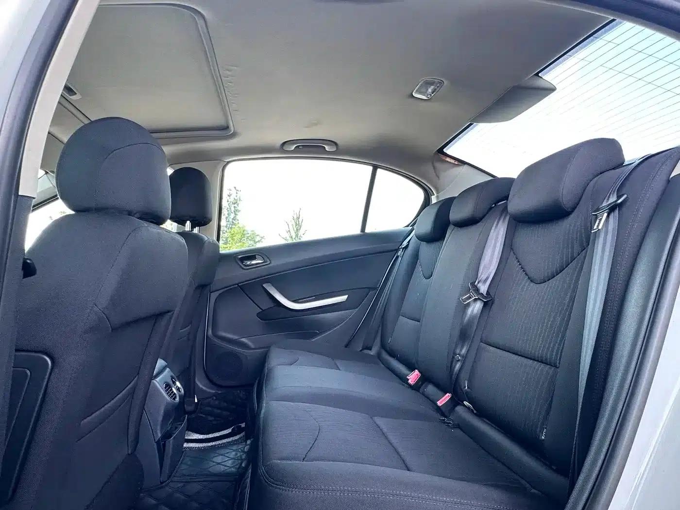 Peugeot 408 2013 2.0L Automatic Luxury Edition — миниатюра 6