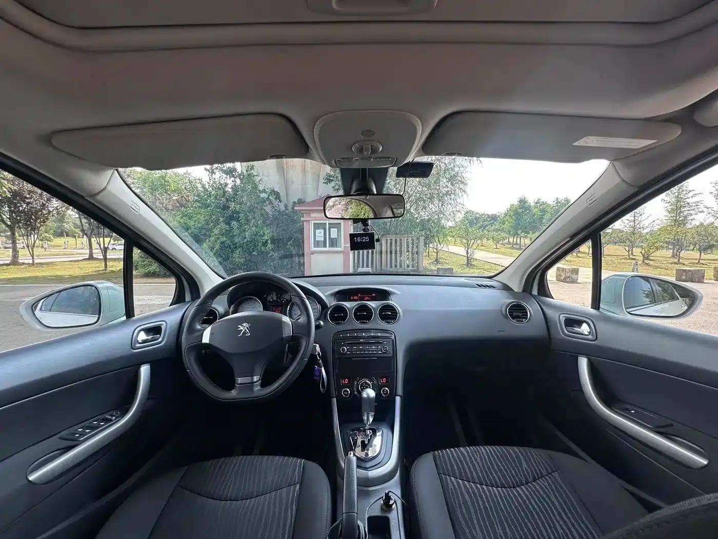 Peugeot 408 2013 2.0L Automatic Luxury Edition — миниатюра 9