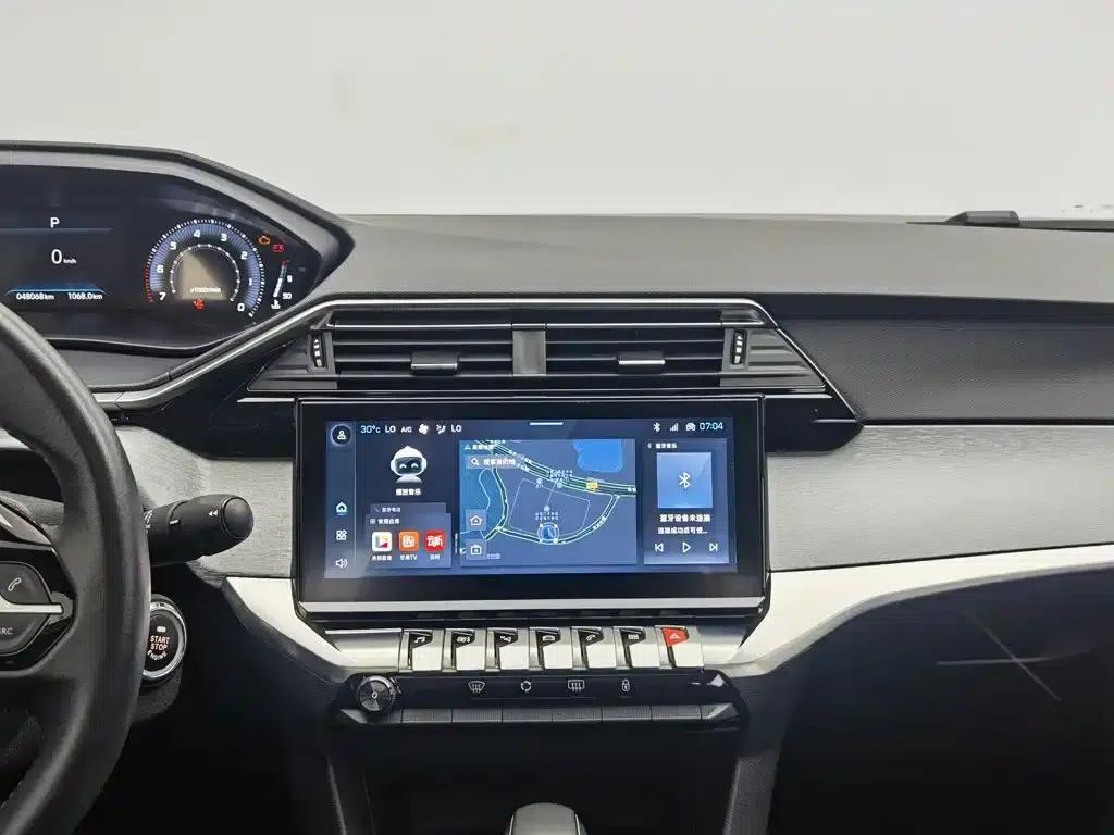 Peugeot 408 2022 1.6T Chasing Light Edition — миниатюра 12