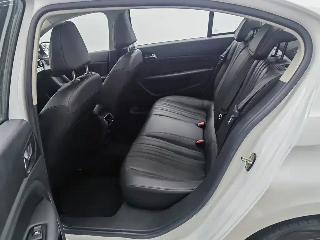 Peugeot 408 2022 1.6T Chasing Light Edition — миниатюра 15