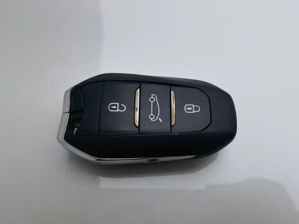 Peugeot 408 2022 1.6T Chasing Light Edition — миниатюра 19