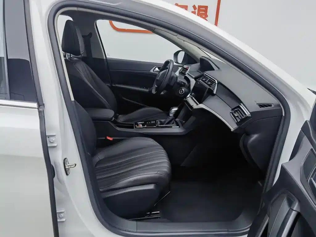 Peugeot 408 2022 1.6T Chasing Light Edition — миниатюра 23