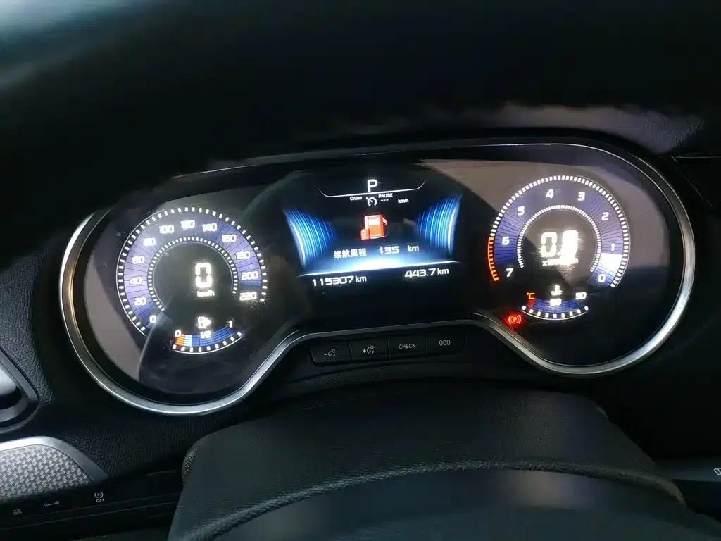 Peugeot 408 2020 360THP 10th Anniversary Edition — миниатюра 12