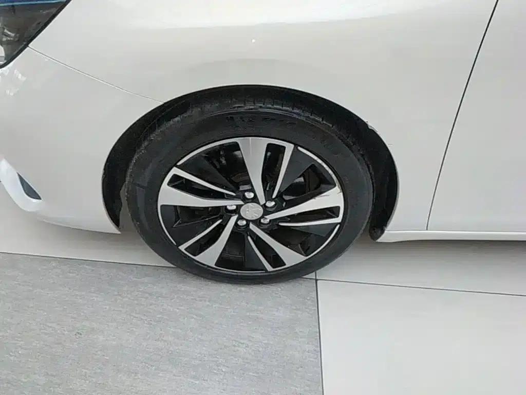 Peugeot 408 2020 360THP 10th Anniversary Edition — миниатюра 23