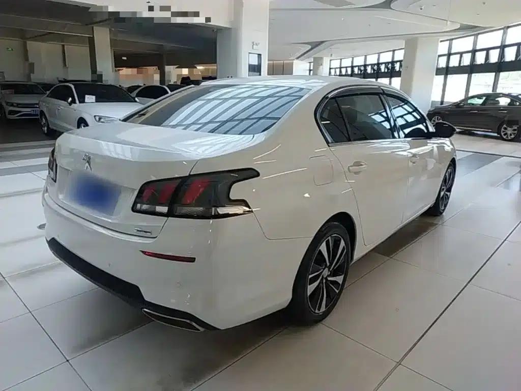 Peugeot 408 2020 360THP 10th Anniversary Edition — миниатюра 7