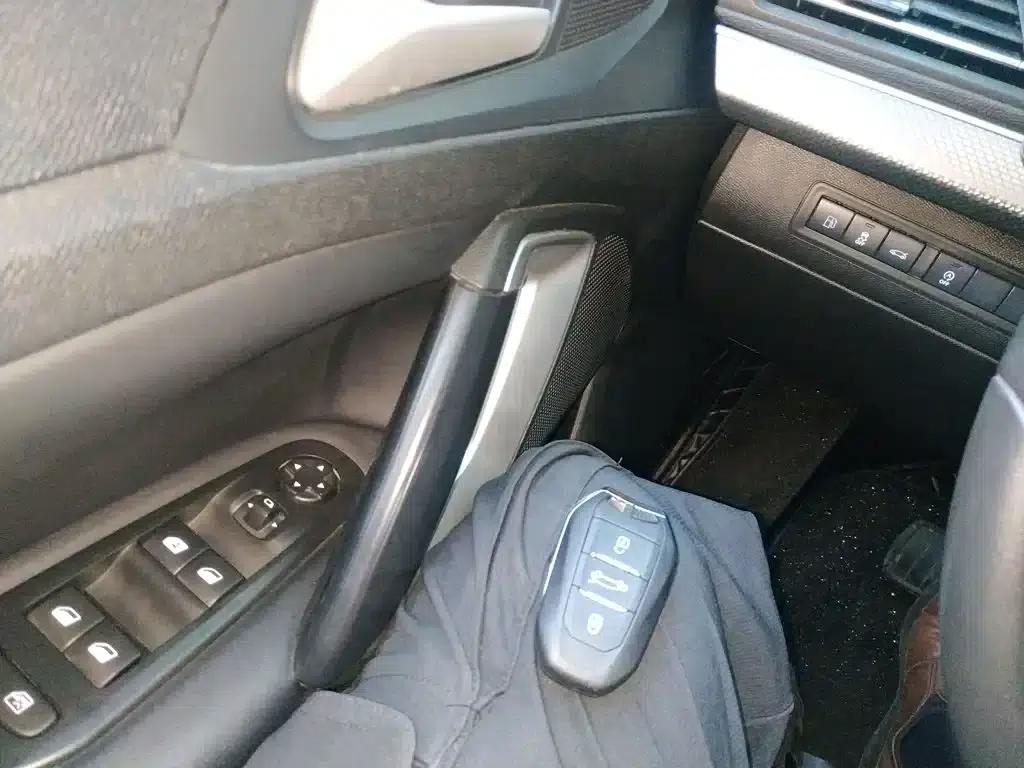 Peugeot 408 2020 360THP 10th Anniversary Edition — миниатюра 9